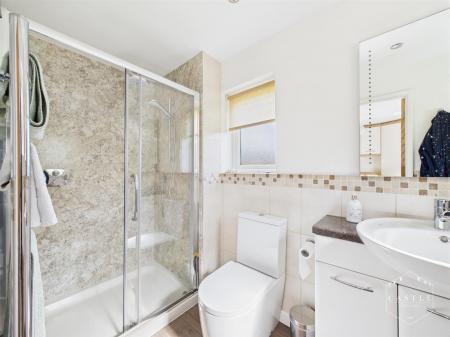 ENSUITE SHOWER ROOM
