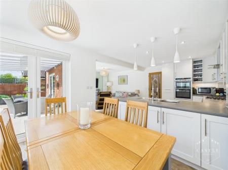 OPEN PLAN LIVING KITCHEN