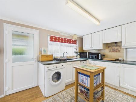 LIVING KITCHEN
