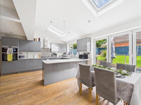 LIVING KITCHEN