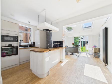 OPEN PLAN LIVING KITCHEN