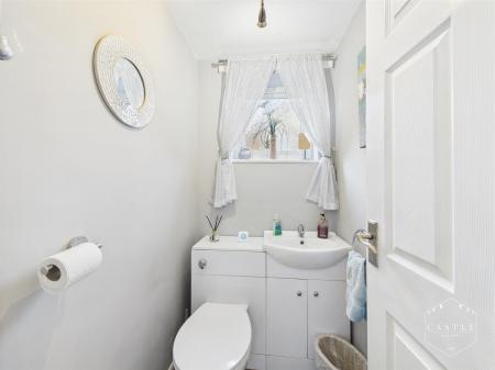 GUEST CLOAKROOM