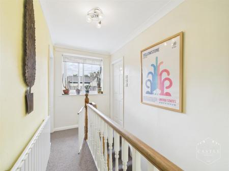 FIRST FLOOR LANDING