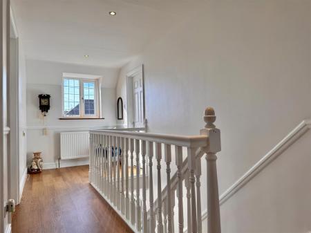 FIRST FLOOR LANDING