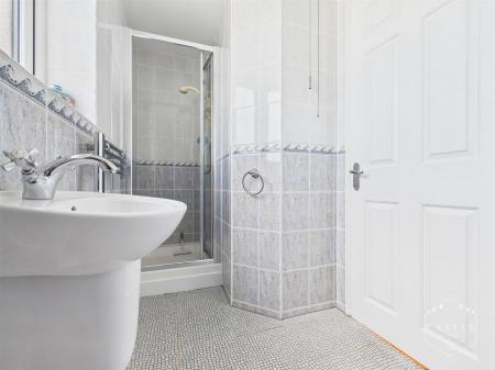 ENSUITE SHOWER ROOM