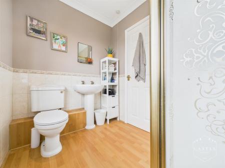ENSUITE SHOWER ROOM