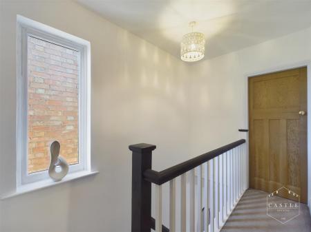 FIRST FLOOR LANDING