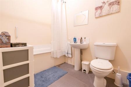 Flat 1 - Bathroom