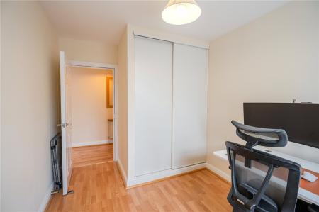 Bedroom 2 (2)