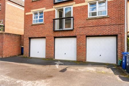 Parking/Garage