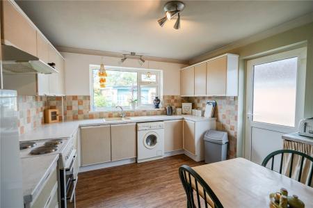 Kitchen (2)