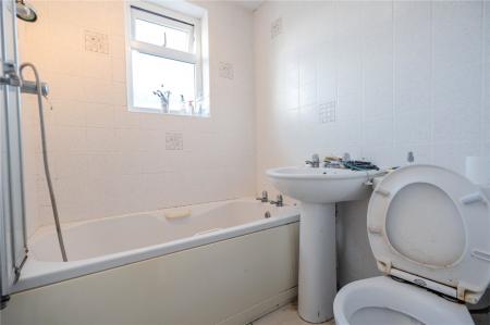 36b - Bathroom