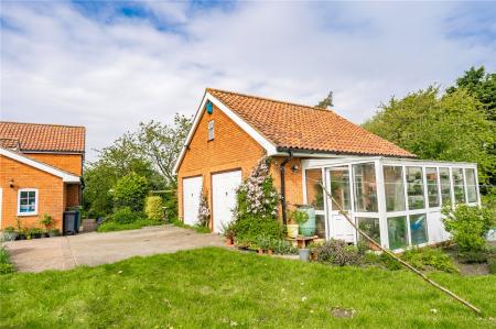 Garage/Potting Shed