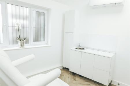 Room 5 (2)
