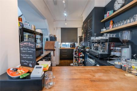 Entrance & Cafe (2)