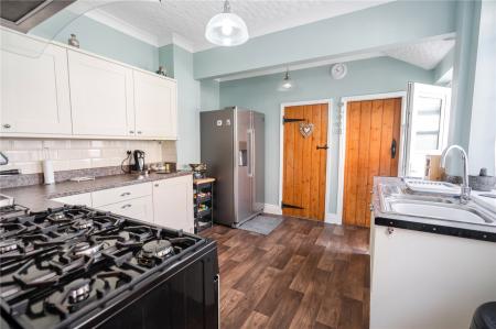 Kitchen (2)