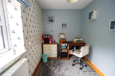 Office/Nursery/Bed5