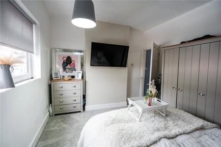 Bedroom 1 (2)