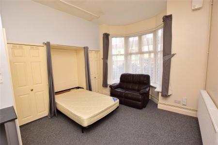 Flat 1 - Living/Bed