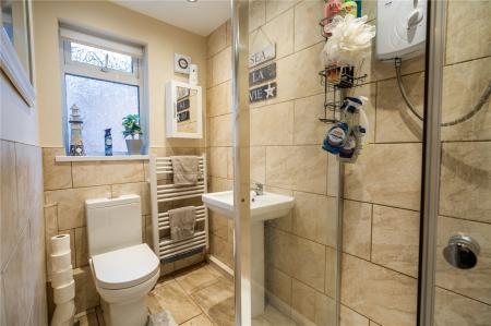 Flat 4 - Shower Room