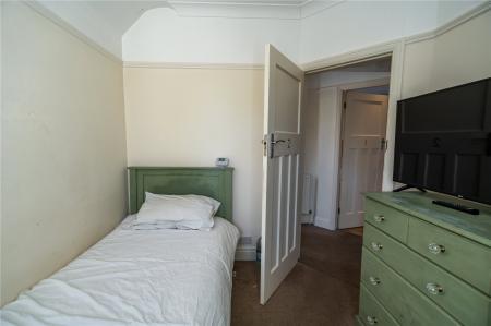 Bedroom 3 (2)