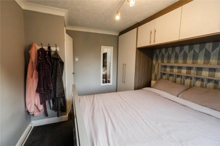 Bedroom 1 (2)