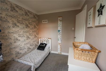 Bedroom 2 (2)