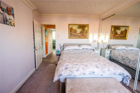 Bedroom 1 (2)