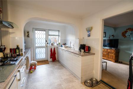 Kitchen (2)