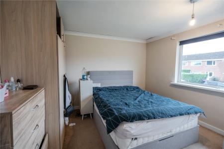 Bedroom 1 (2)