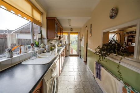 Kitchen (2)