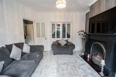 Living Room (2)
