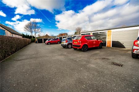 Garage/Parking