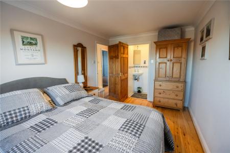 Bedroom 1 (2)