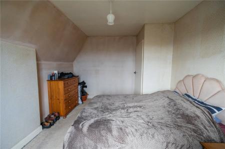 Bedroom 1 (2)
