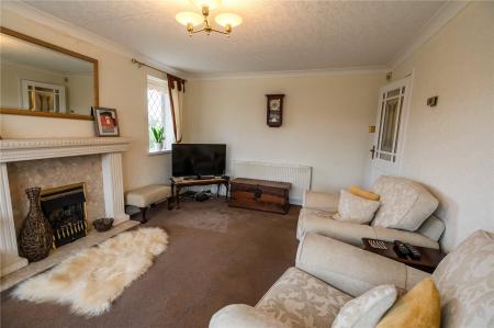 Living Room (2)