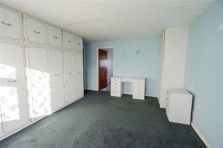 Bedroom 1 (2)