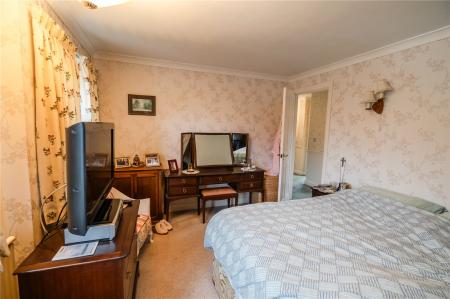 Bedroom 2 (2)