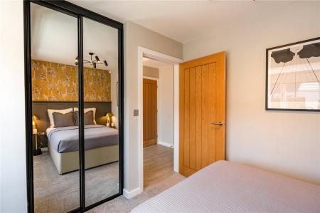 Bedrom 1 (2)