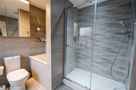 En-Suite (2)