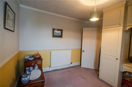 Bedroom 2 (2)