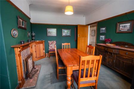 Living Room (2)