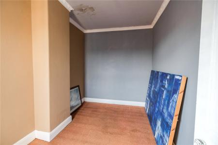 Bedroom 2 (2)