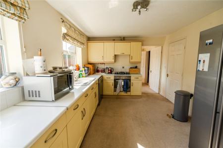 Kitchen (2)