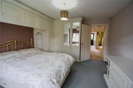 Bedroom 1 (2)