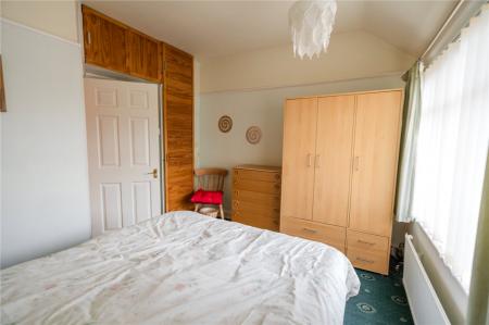 Bedroom 2 (2)