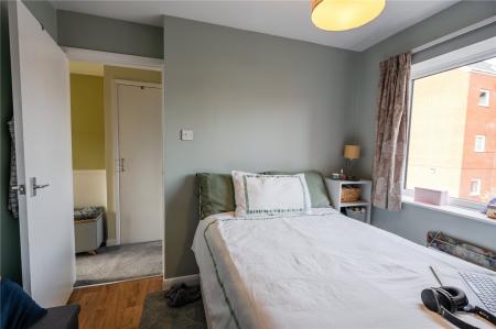 Bedroom 2 (2)