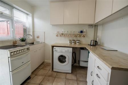 Kitchen (2)