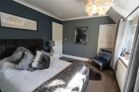 Bedroom 1 (2)