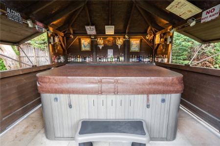 Bar/Hot Tub